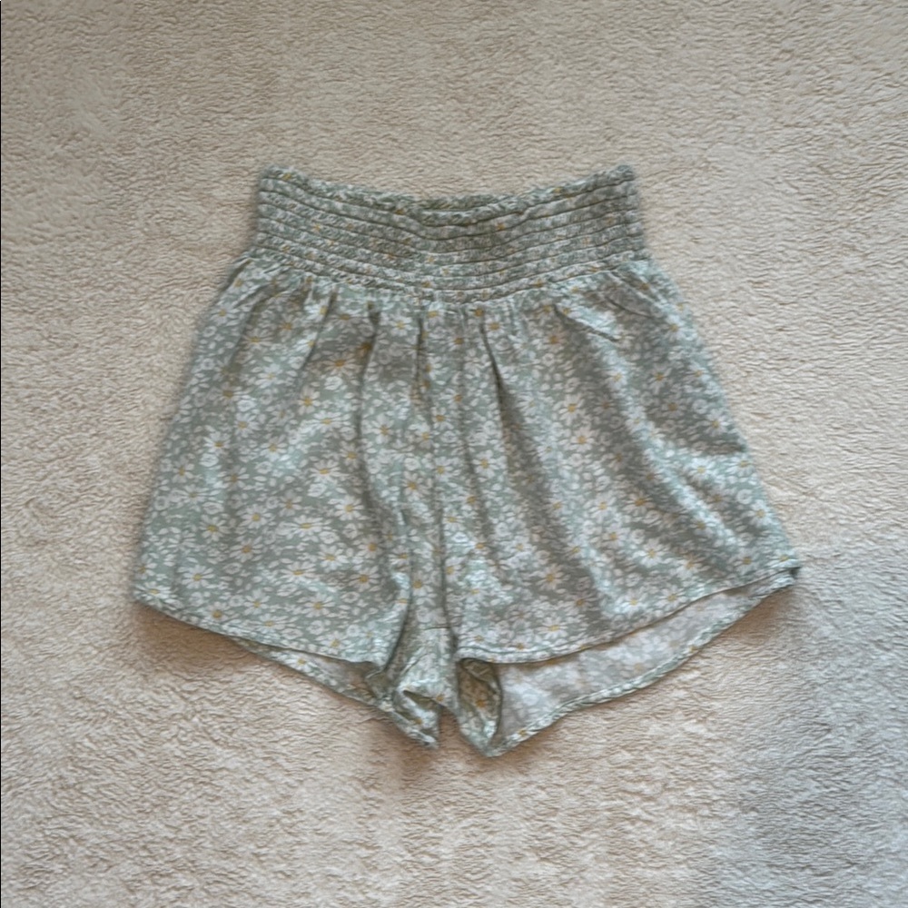 Hollister High Waist Green and White Floral Shorts